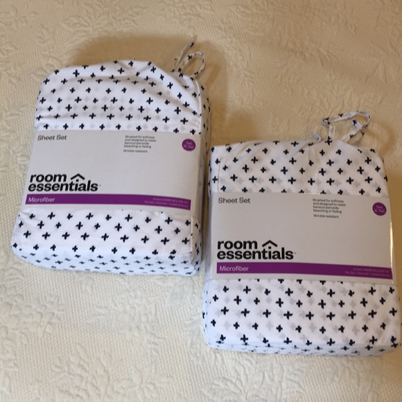 Room Essentials Bedding | 2 Room Essentials Set Of Sheets Twinxl | Poshmark